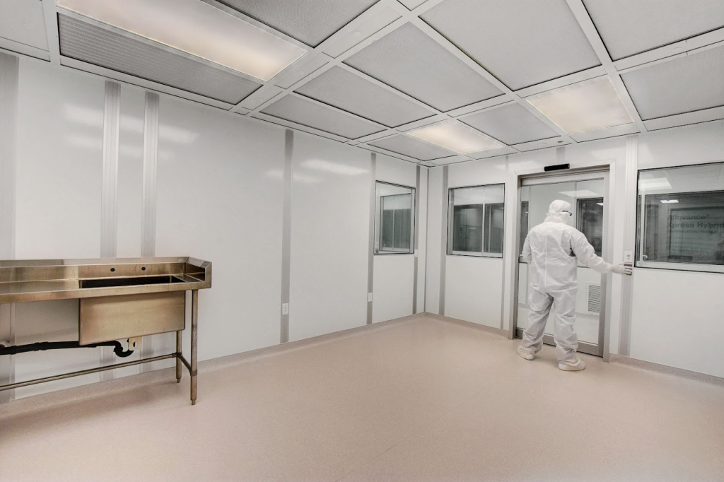 ISO 4 cleanroom standards, also known as Class 10 cleanrooms, represent some of the highest standards of cleanliness in controlled environments. These ultra-clean spaces are essential in industries such as pharmaceuticals, semiconductor manufacturing, and biotechnology, where even the slightest contamination can compromise product quality and safety.